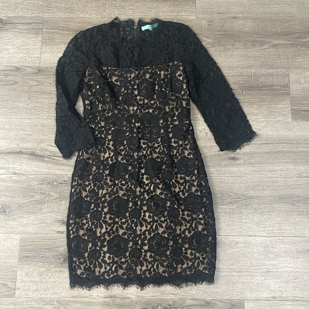 EUC Medium Karlie 3/4 Sleeve Mini Lace Dress with Nude Lining Fitted Dress